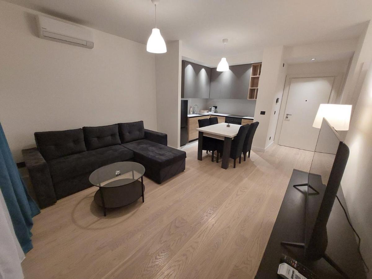 Apartman Irma Sajmiste Eksteriør bilde